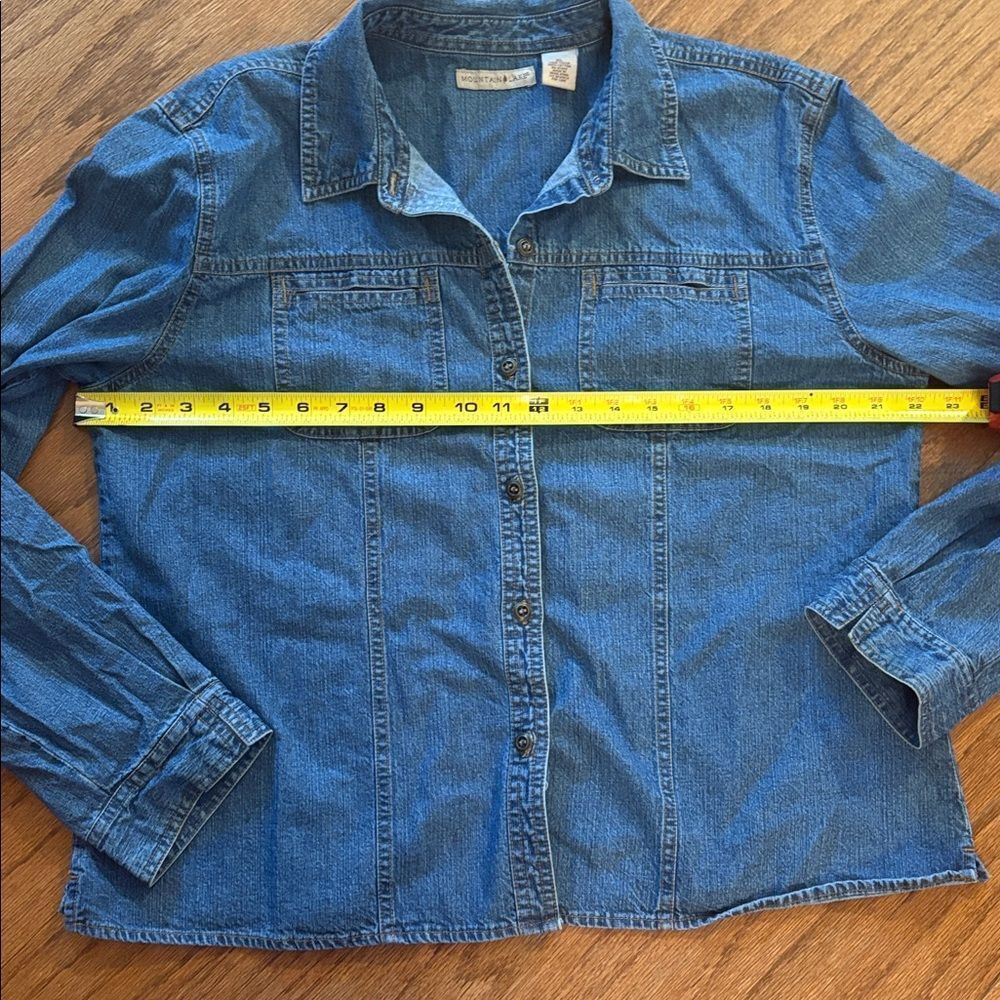 Mountain Lake size XL, denim shirt with metal buttons in the front - Picture 6 of 11